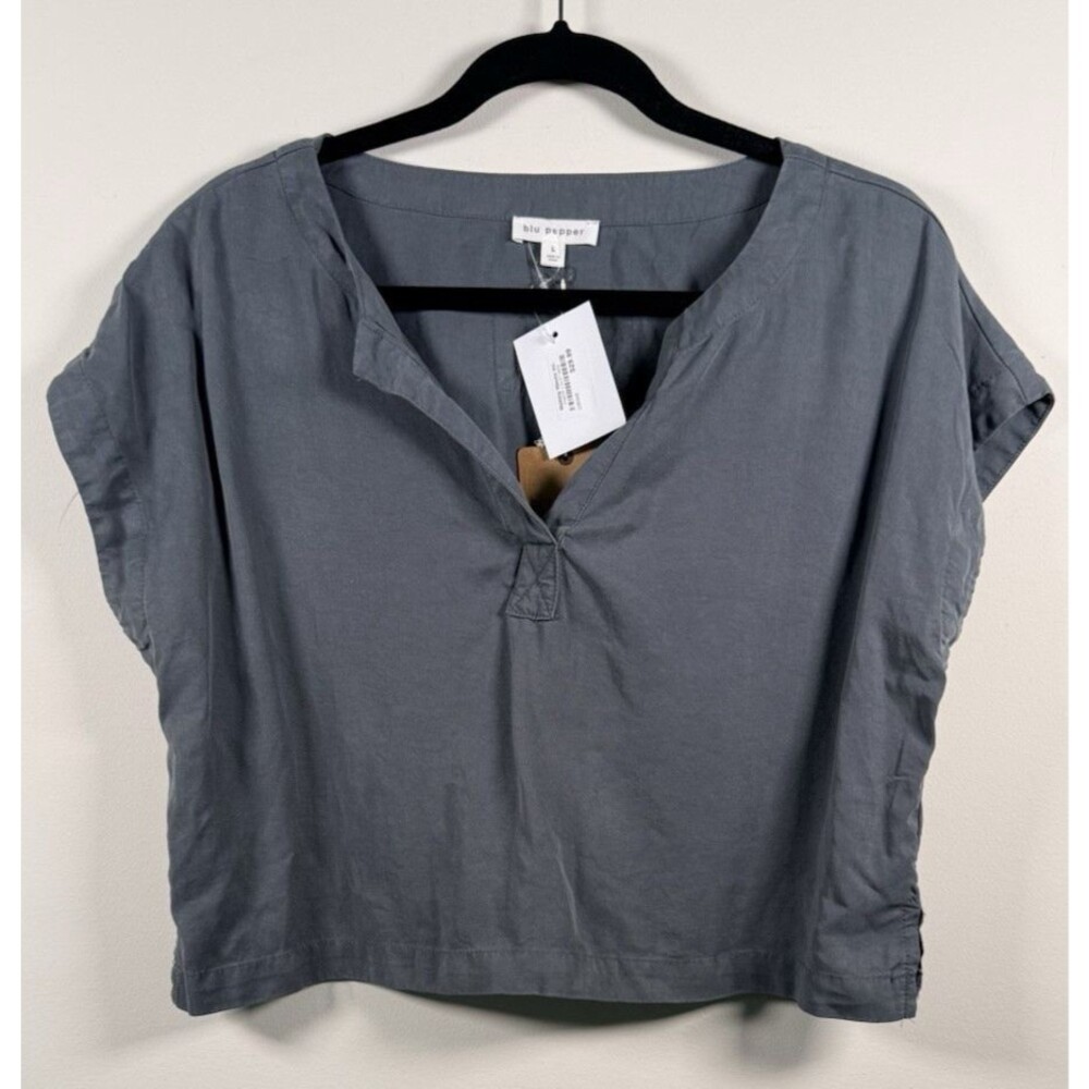 blu pepper Womens Gray Solid V-Neck Short Sleeve Crop Blouse - L
